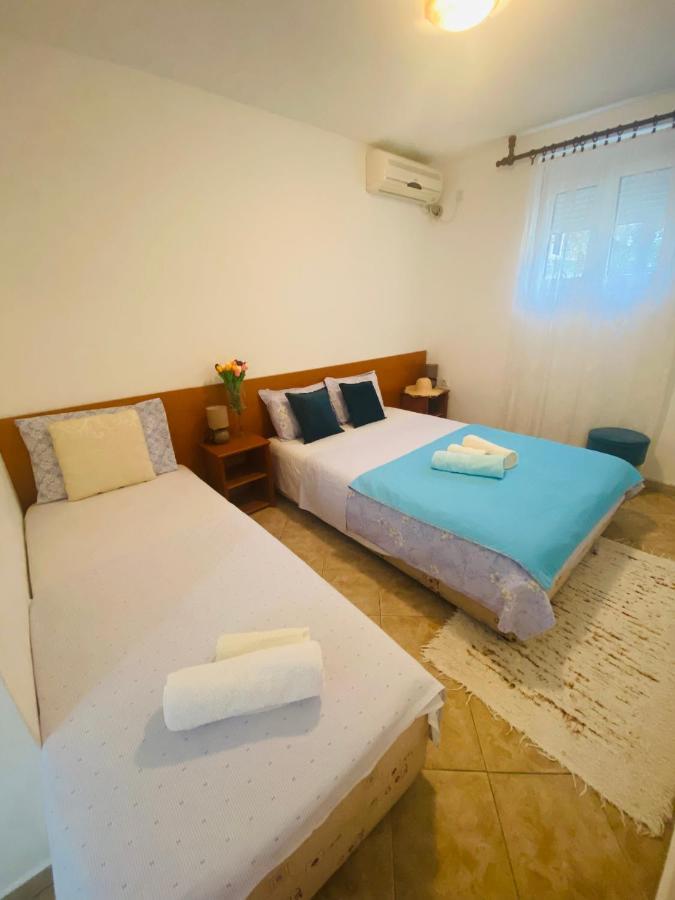 Miomir Perazic Apartments Petrovac Luaran gambar