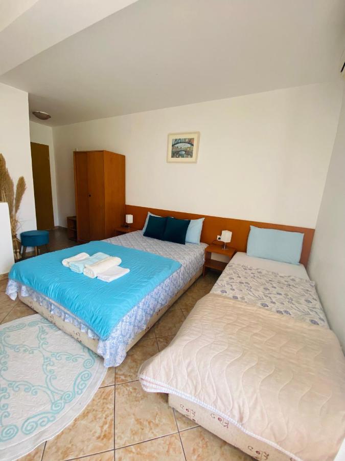 Miomir Perazic Apartments Petrovac Luaran gambar