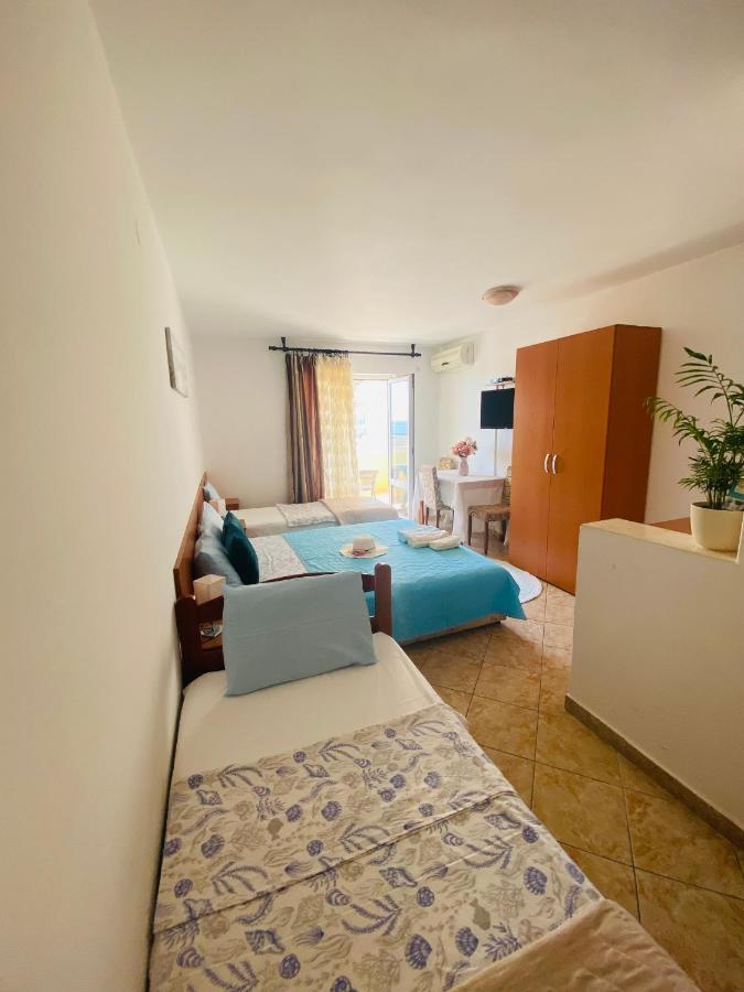 Miomir Perazic Apartments Petrovac Luaran gambar