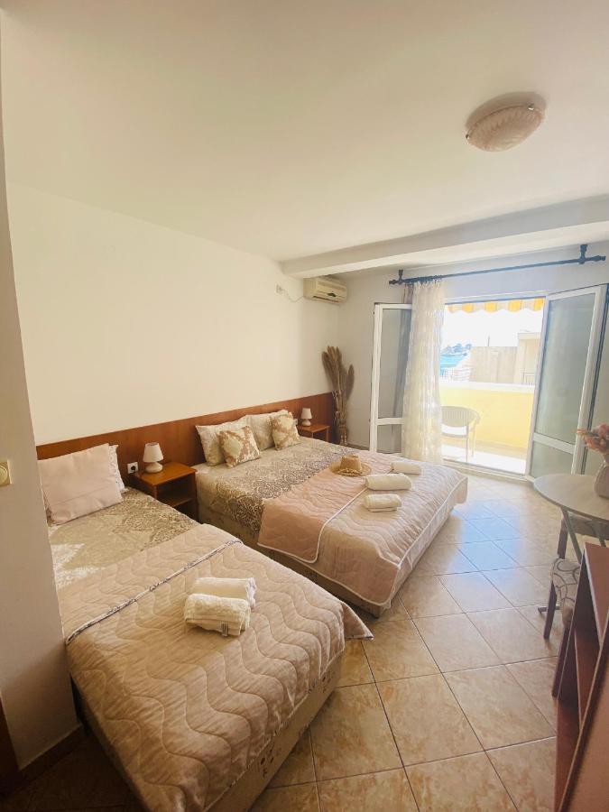 Miomir Perazic Apartments Petrovac Luaran gambar
