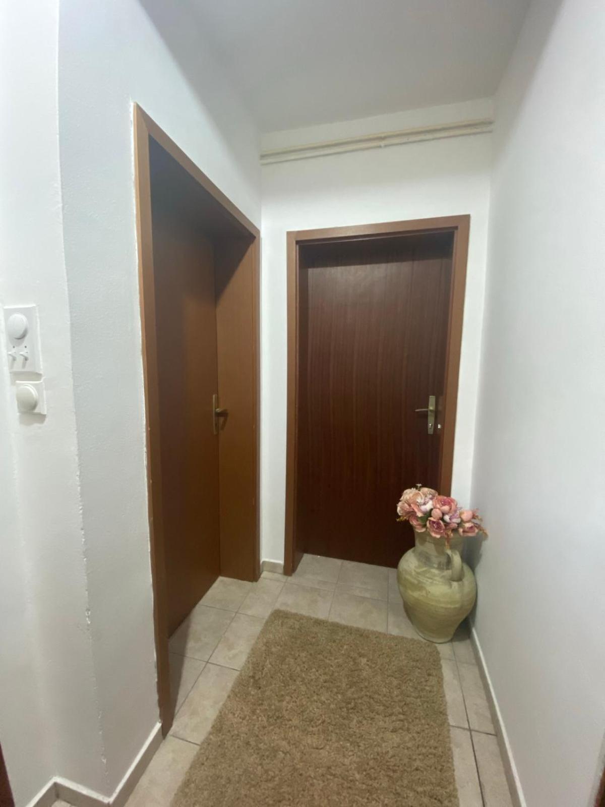 Miomir Perazic Apartments Petrovac Luaran gambar