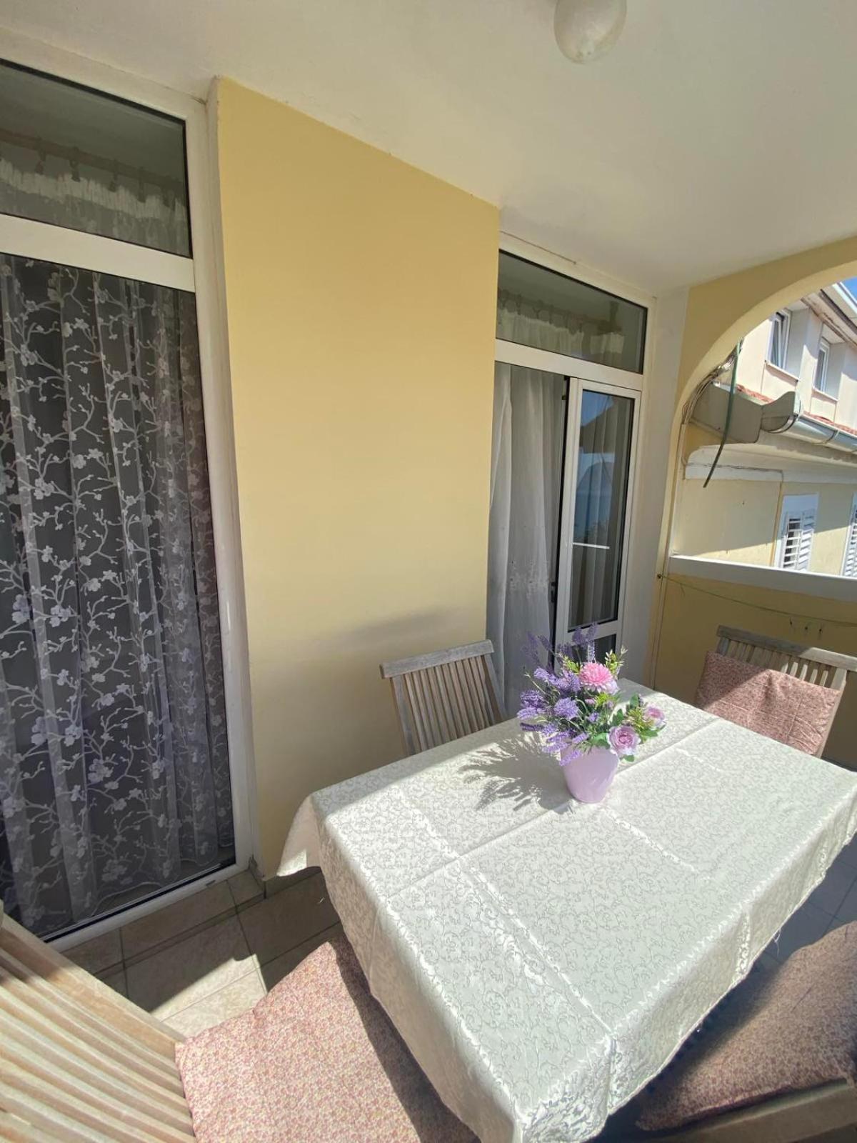 Miomir Perazic Apartments Petrovac Luaran gambar