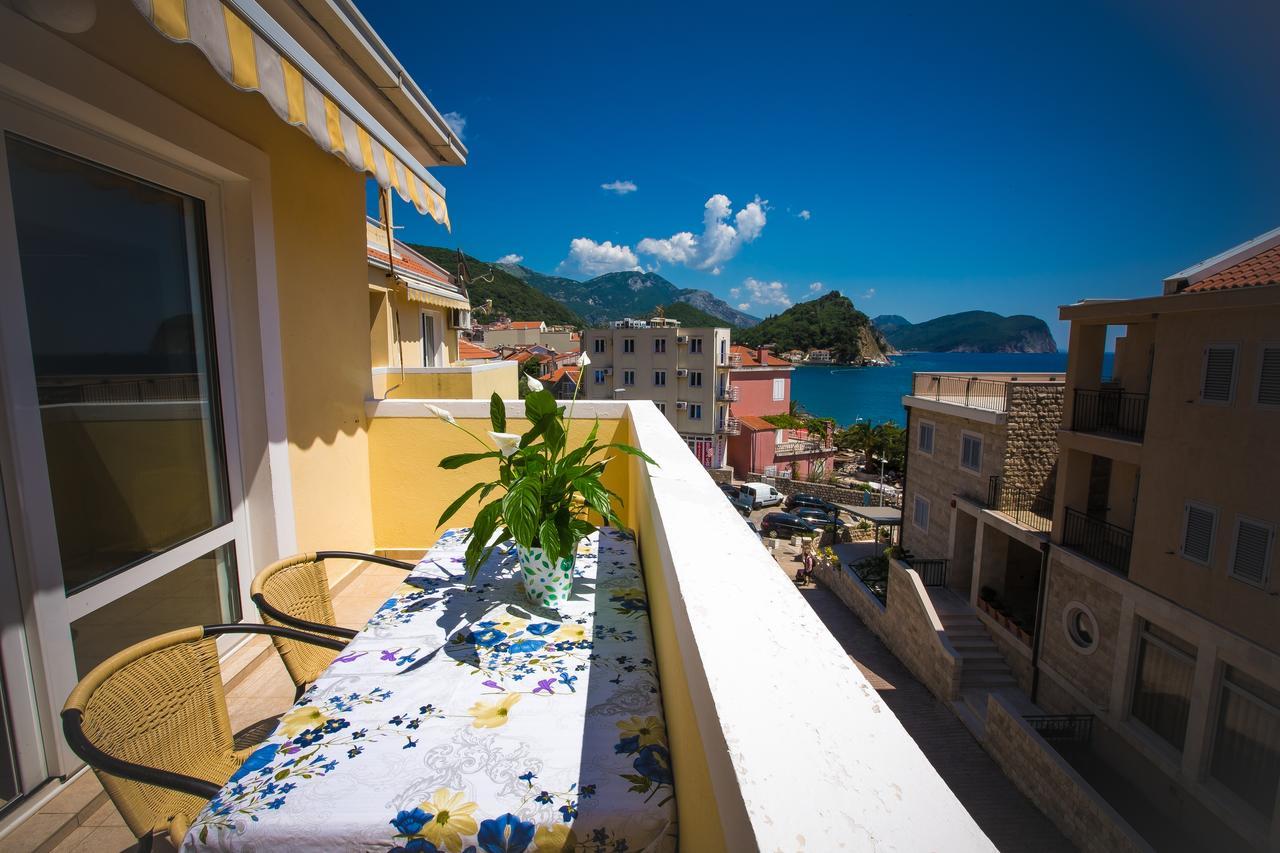 Miomir Perazic Apartments Petrovac Luaran gambar