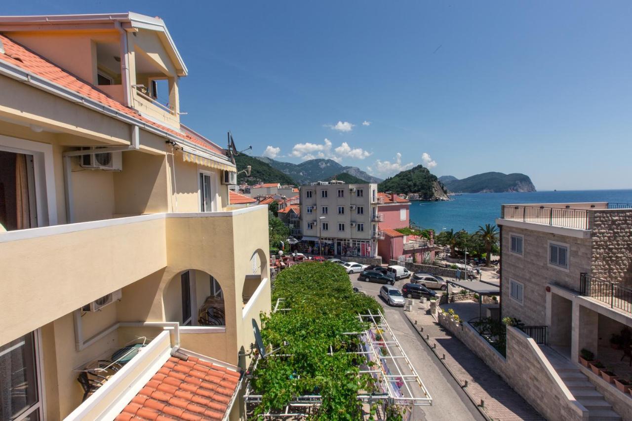 Miomir Perazic Apartments Petrovac Luaran gambar